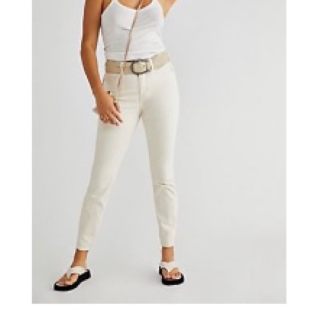 NWT Free People CRVY High-rise Super Skinny Jeans in Pearl.